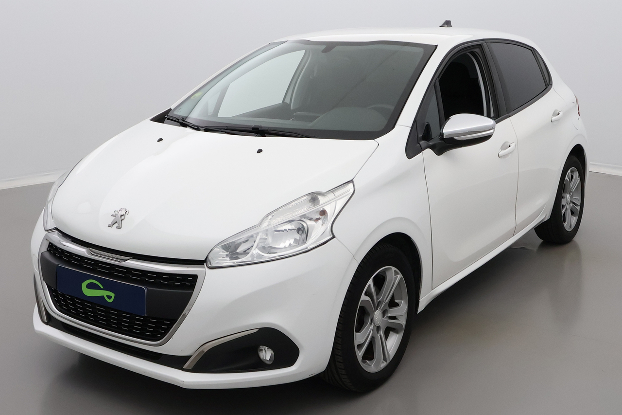 Peugeot 208 — photo 1