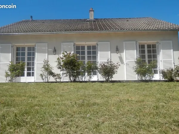 Location maison lumineuse avec terrain proche de moulins