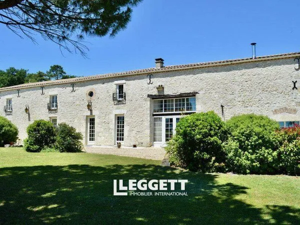 Maison 12 pièces 450 m²