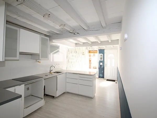 Maison de village sans extérieur - 2 chambres - 2 salles de bains - 2 toilettes - 2 entrées