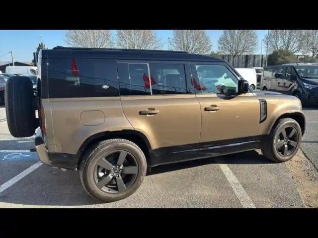Land Rover Defender 110 2.0 p400e x-dynamic x — photo 9