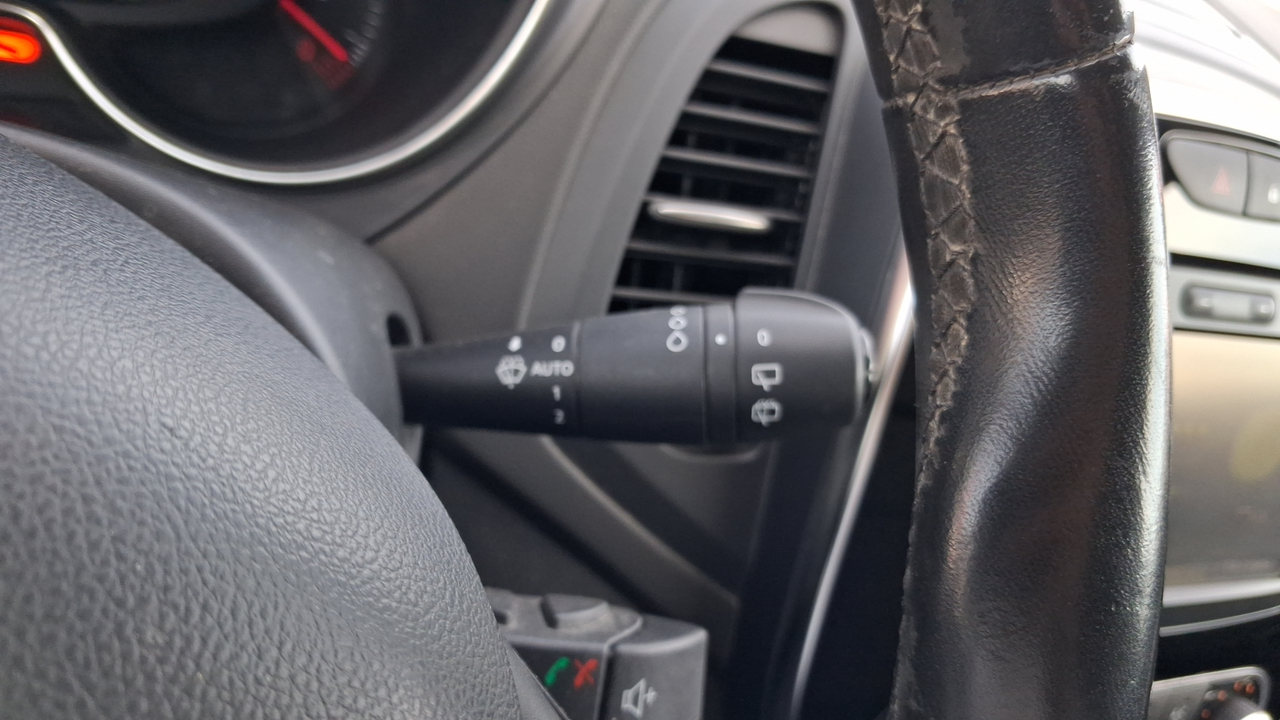 Renault Captur TCe 120 Energy — photo 17