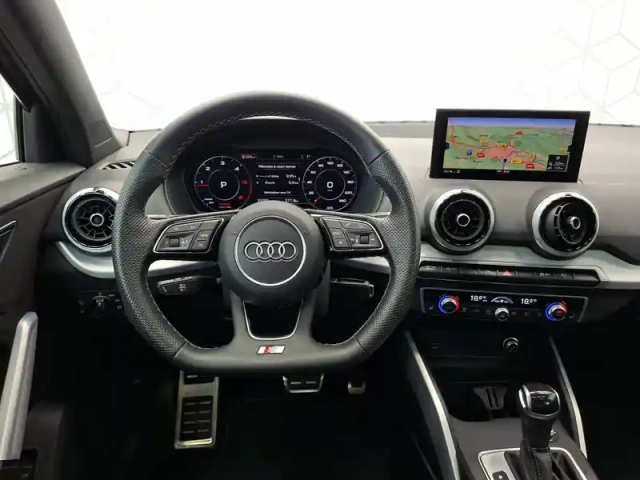 Audi Q2 35 tdi 150 s tronic 7 — photo 14