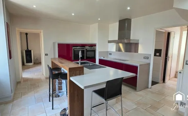 Maison familiale +100 m² avec dépendances et terrain - Aucun travaux - Bouix