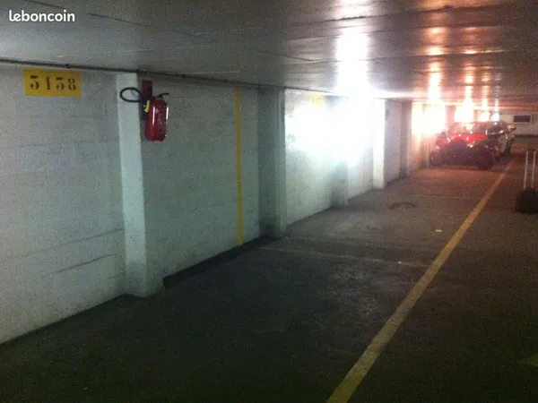 A louer place de parking sécurisée Paris 7è