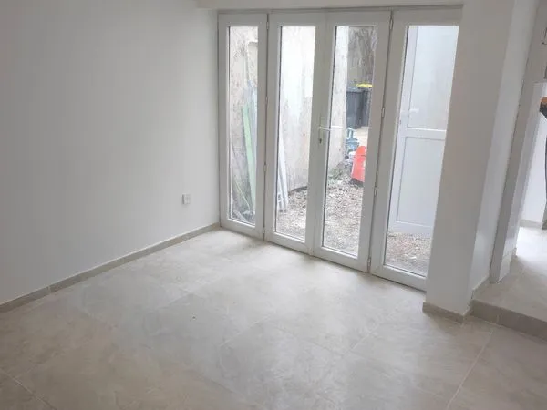 Duplex T1, 28 m² entièrement rénové - Bréval hypercentre, calme, à 8 min de la gare à pied