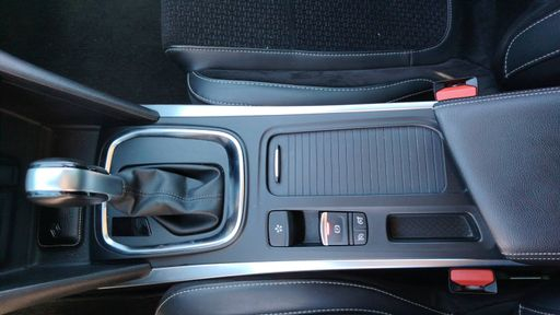 Renault Megane 1.5 Blue dCi 115 EDC6 - Intens – 2020 – 91808 km – Diesel – Boîte Automatique — photo 8