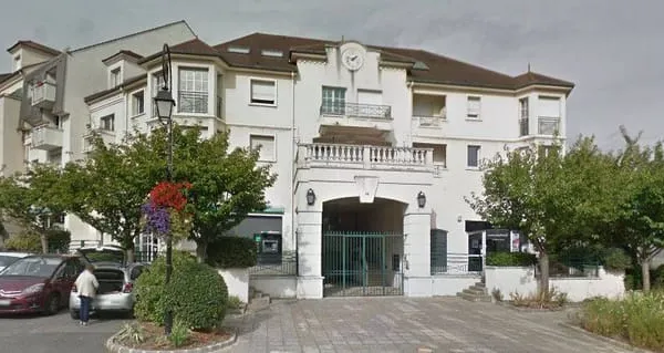 Local commercial 182 m²