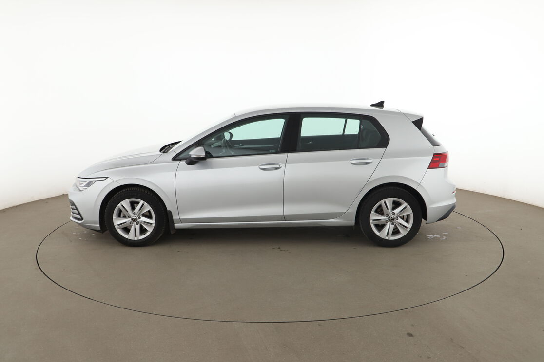 Volkswagen Golf VIII 1.0 eTSI DSG7 — photo 2