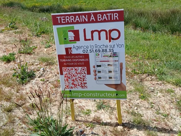 Terrain 750 m²