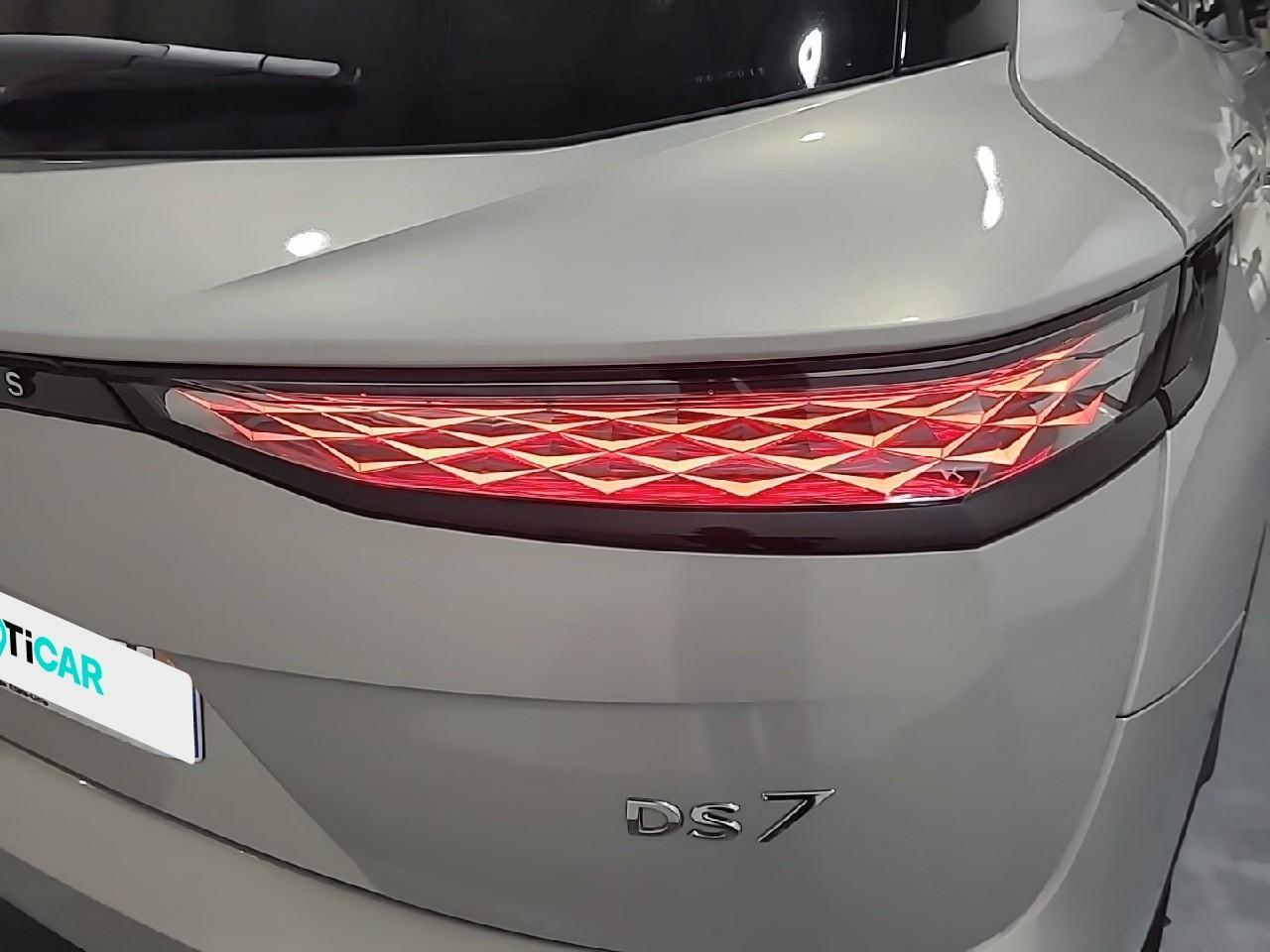 Ds Ds 7 crossback hybride rechargeable e-tense 225 eat8 opera — photo 25