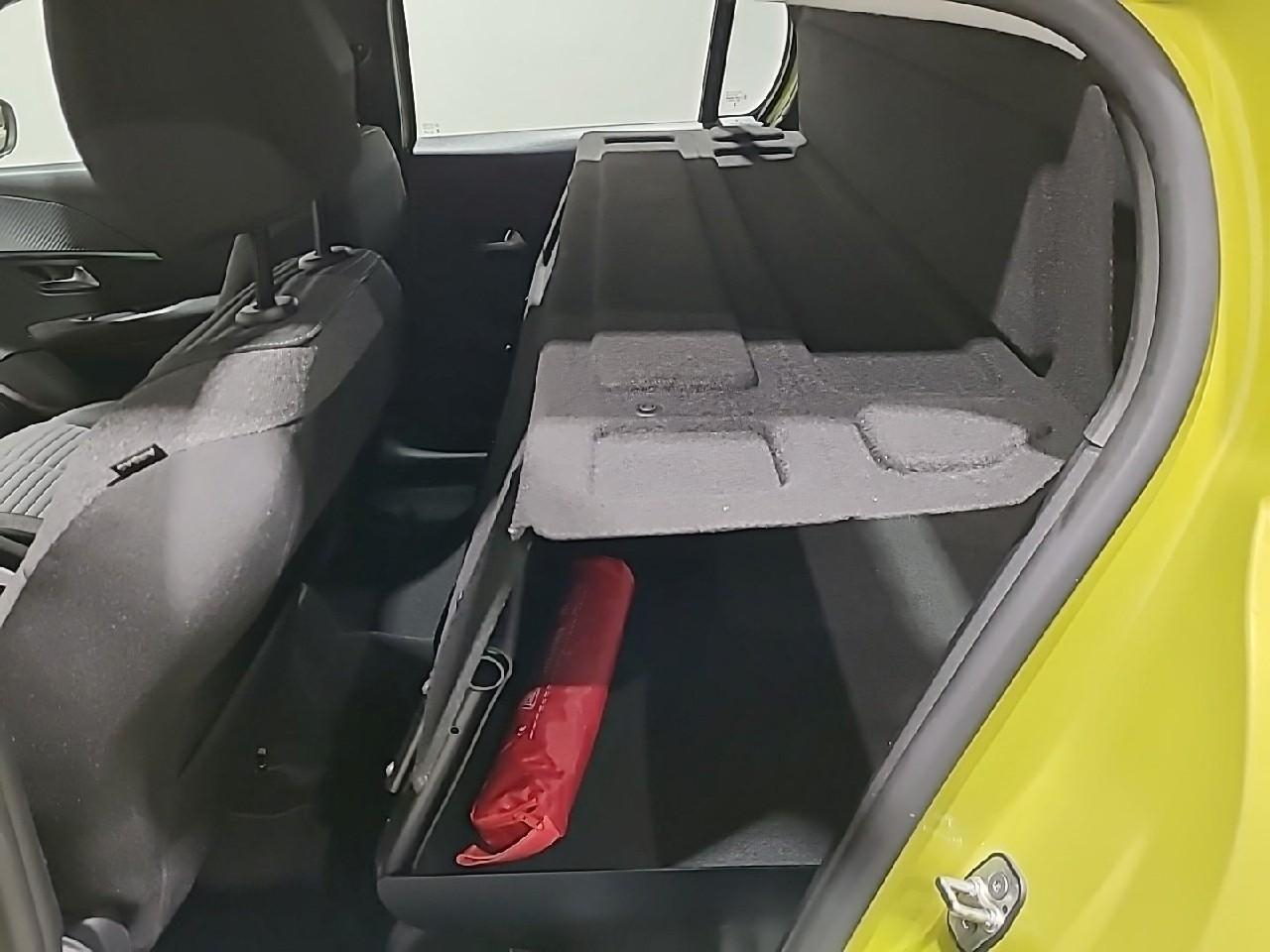 Peugeot 208 — photo 13