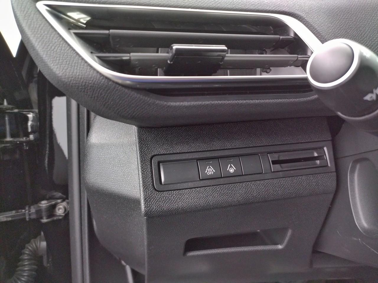 Peugeot 3008 puretech 130ch s&s eat8 gt — photo 22