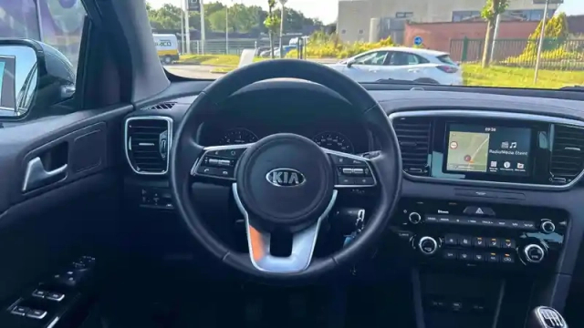 Kia Sportage 1.6 crdi 115 isg 4x2 bvm6 — photo 6
