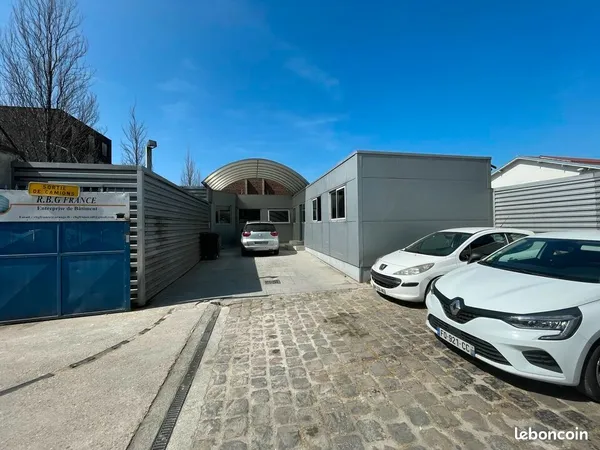 LOCAL D'ACTIVITE 222 m² LA COURNEUVE