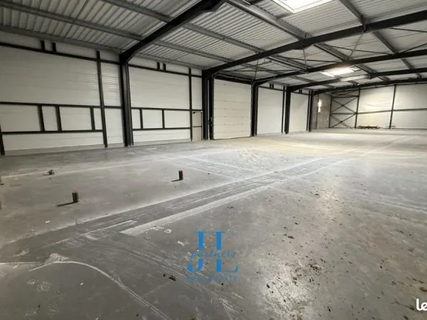 Local bureaux 1 010 m²