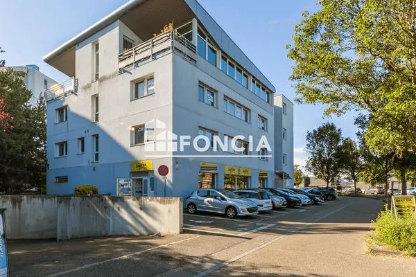 Local 227 m²