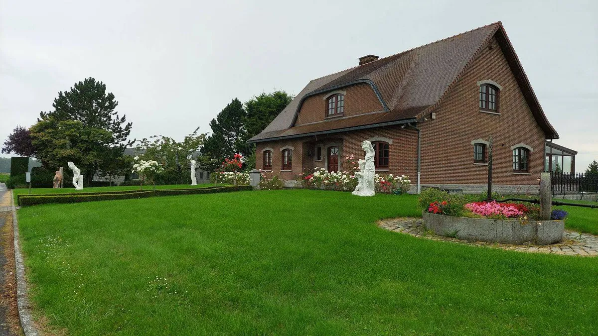 Photo 8