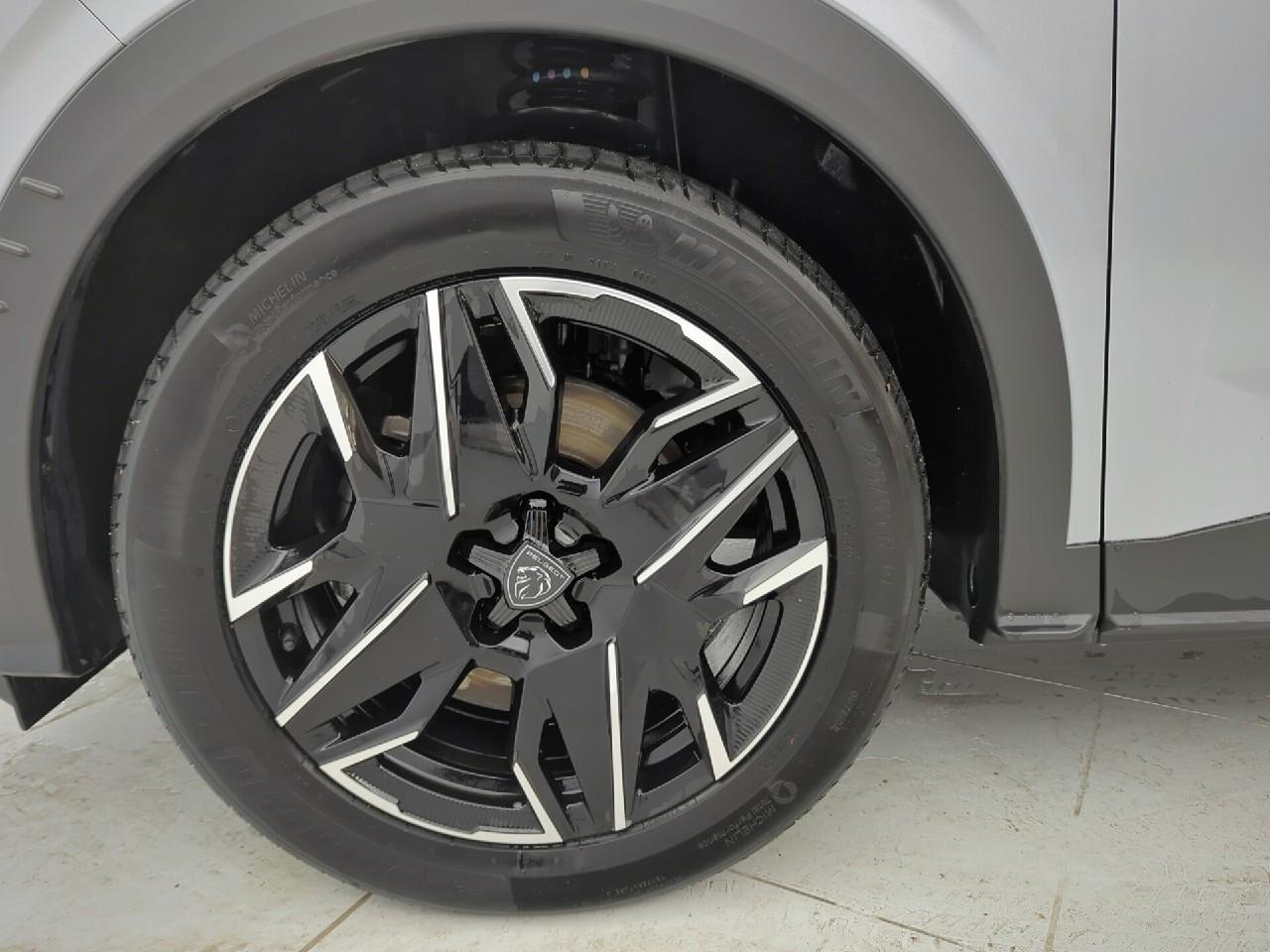 Peugeot 5008 hybrid 145 ch e-dcs6 allure — photo 27