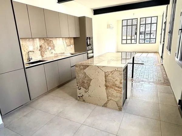 Appartement 4 pièces 143 m²