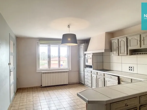 Immeuble entièrement loué - loyer global HC de 1082 - Montbrison