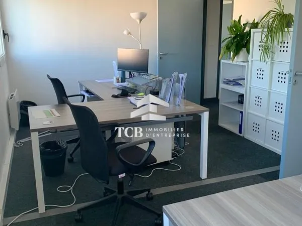 Bureaux 196 m²
