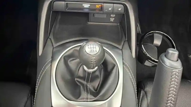 Mazda Mx-5 roadster 1.5l skyactiv-g 132 ch — photo 20