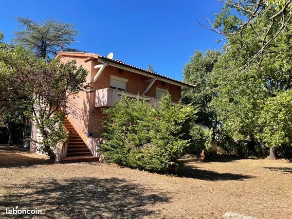 Villa 170m2 St Maximin 2300m2
