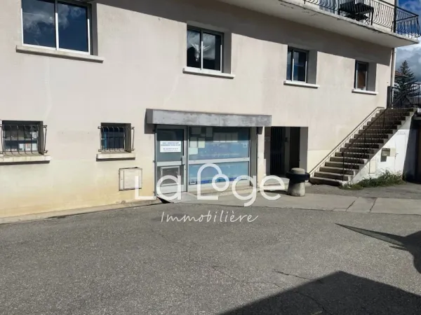 Local 210 m²