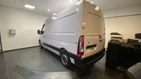 Renault Master F3300 L2H2 2.3 Blue dCi 135ch Confort Euro6 — photo 7