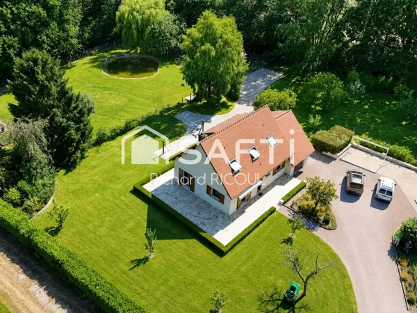 125m² Gonneville-Sur-Mer, 3 ch, 2 garages, Dépendance.