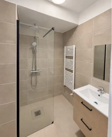 À louer - Studio meublé de 25 m² entièrement rénové - Grenoble