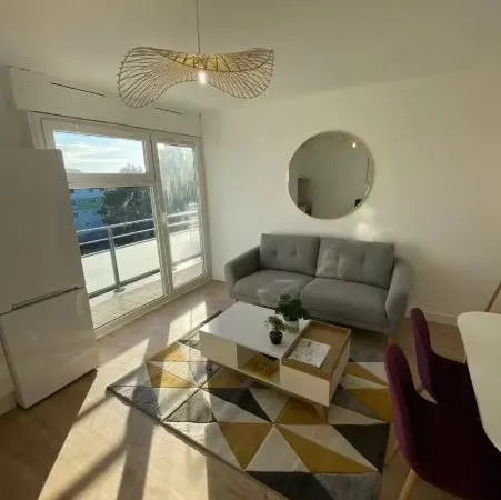 DERNIÈRE CHAMBRE DISPONIBLE EN COLOCATION - NANTES - T4 MEUBLÉ AVEC BALCON