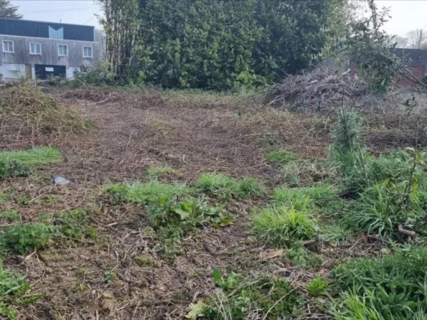Terrain 610 m²