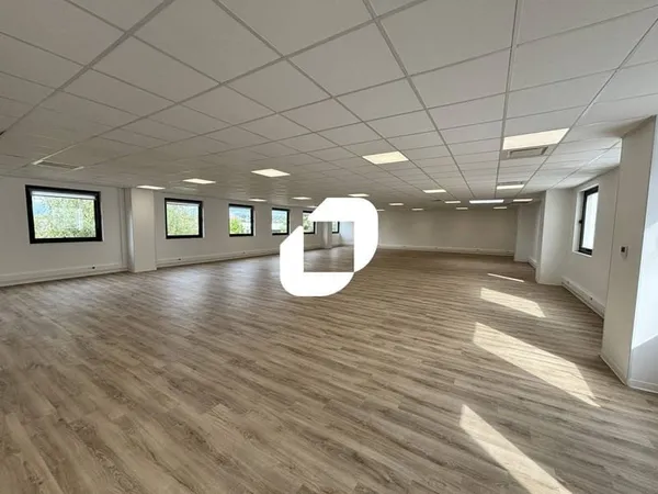 Bureaux 2078 m²