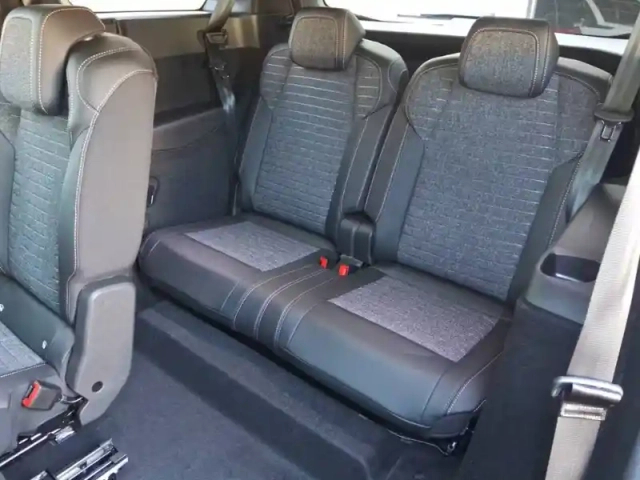 Peugeot 5008 electrique 230 ch 97 kwh grande autonomie — photo 22