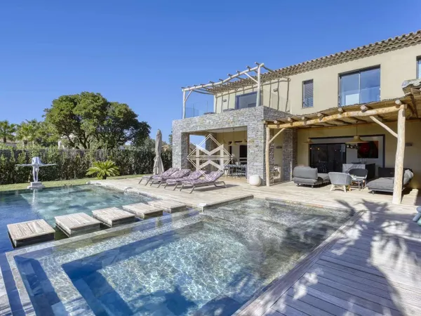 Maison 6 pièces 300 m²