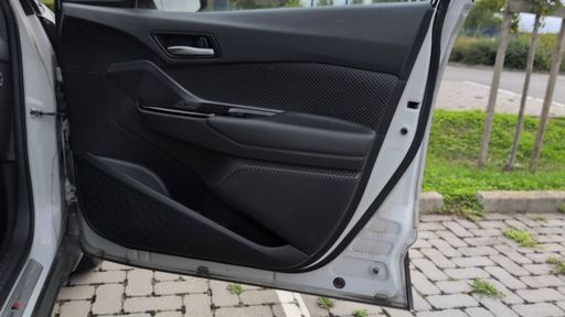Toyota C-HR 2.0 VVT-184 Hybrid CVT - GR Sport – 2022 – 101135 km – Hybride essence – Boîte Automatique — photo 25