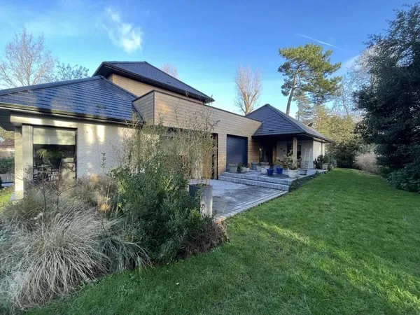Maison 7 pièces 212 m²