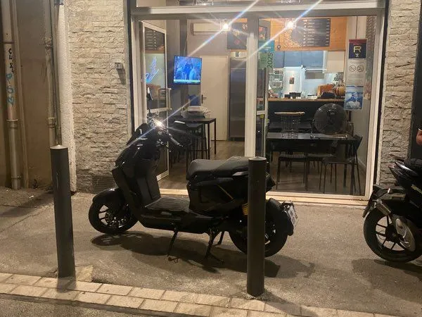 Fonds de commerce - Pizzeria équipée - 50 000