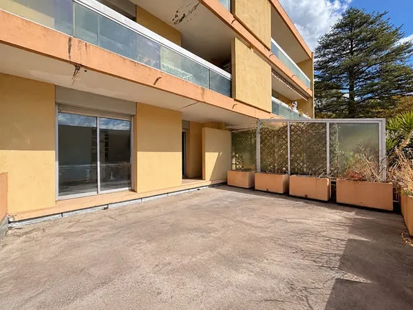 ADL IMMOBILIER : TOULOUSE / COTE PAVEE A vendre appartement T3 avec terrasse, place de stationnement