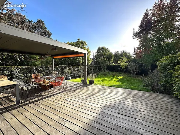 Maison 10 pièces 200 m²