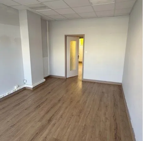 🏢 Local professionnel / commercial - 35 m² - Pontarlier