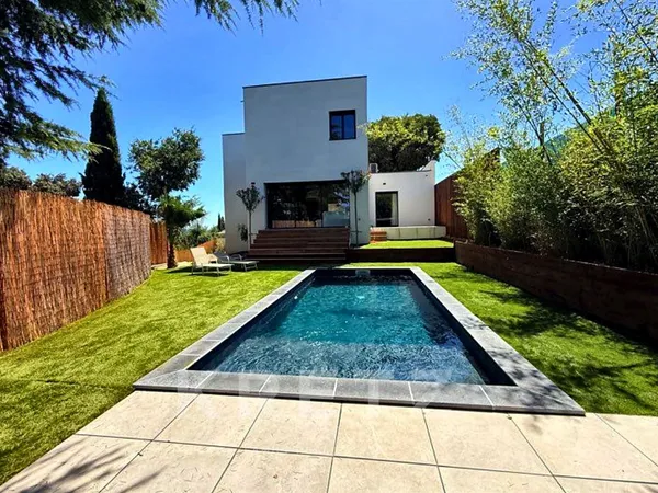 Proche Avignon - Villa contemporaine neuve avec vue