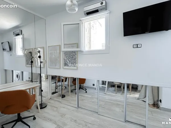 Studio 1 pièce 25 m²