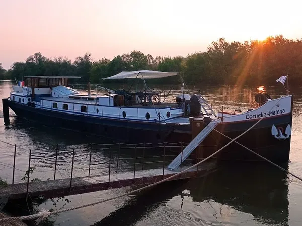 Insolite : Bateau habitable historique “Cornélia Helena” - Prête à vivre