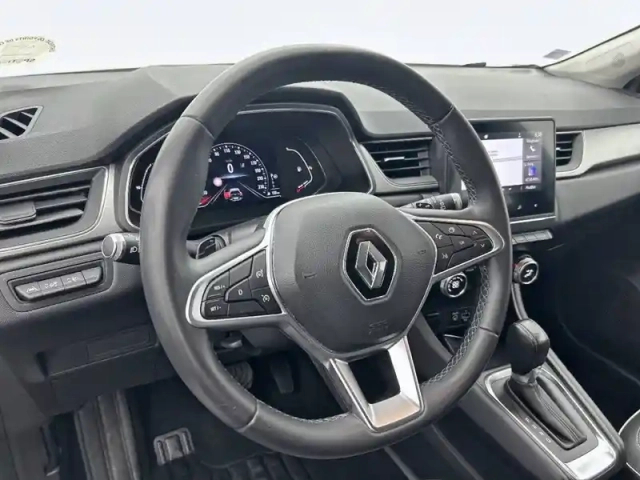 Renault Captur blue dci 115 edc — photo 29