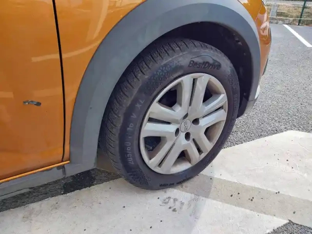 Dacia Sandero eco-g 100 — photo 12