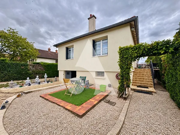 Vends maison - 109 m² - 4 pièces, 2 chambres - Neuilly Crimolois 21800