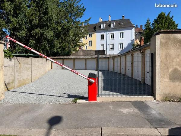 Lot garage à vendre